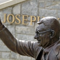 joe paterno statue